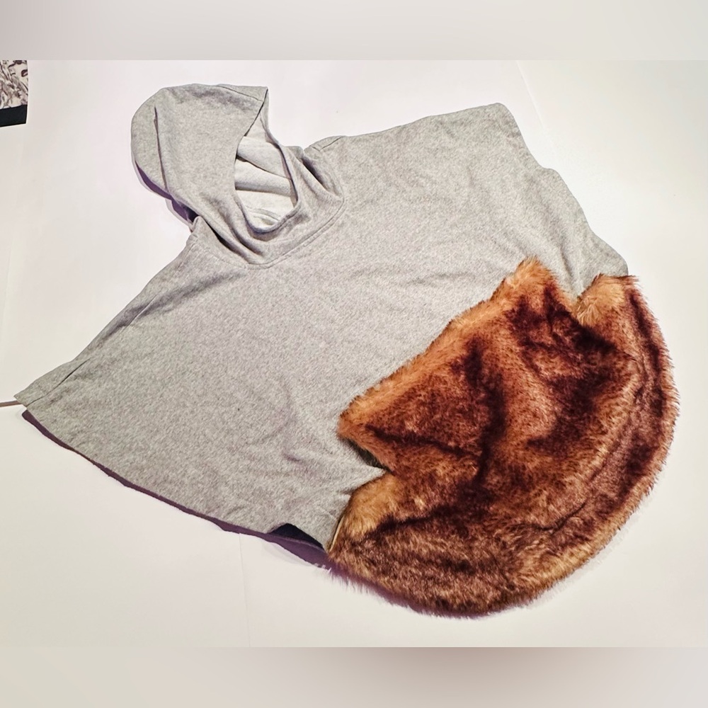 Cavalier Grey Poncho with Faux Fur Front Pocket Size: 7/8